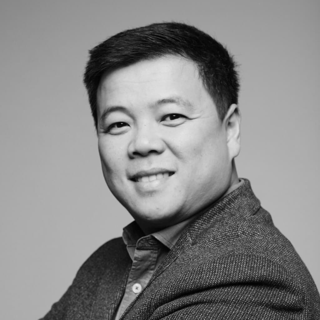 Elliot LY speaker summit paris
